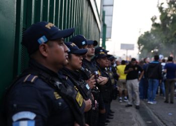 PNC brinda seguridad en torno al encuentro futbolístico entre Guatemala y El Salvador. / Foto: PNC.