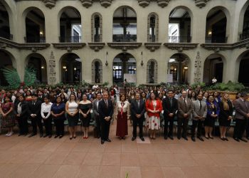 Vicepresidencia impulsa programa que gradúa a 50 jóvenes en cursos técnicos. / Foto: Gilber García