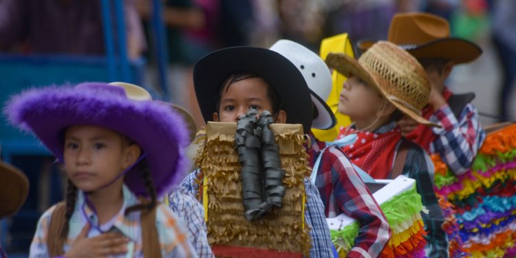 Estampa cultural durante el desfile de preprimaria. / Foto: Gobernación Departamental de Retalhuleu.