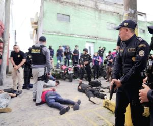 Operativo relámpago en El Gallito. / Foto: PNC