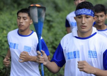 Continúan los recorridos de antorchas este fin de semana en el país