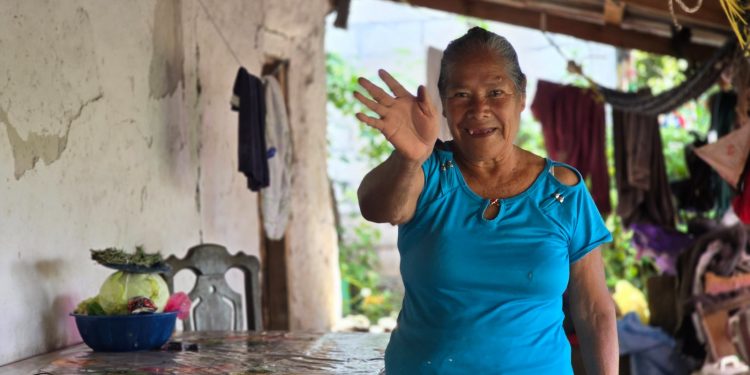 Supervisan cumplimiento del Programa del Adulto Mayor en San José La Arada