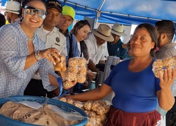 Feria del Agricultor en Yupiltepeque fortalece la economía local