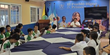 Estudiantes tienen un día de aprendizaje y acercamiento en Gobernación Departamental de Chiquimula