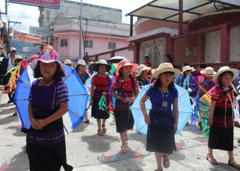 Destacan identidad y compromiso ciudadano durante fiestas patrias en Totonicapán