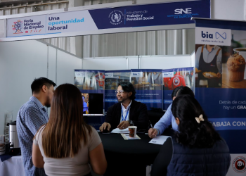 La Feria Nacional de Empleo se lleva a cabo en la capital este 3 y 4 de septiembre luego de visitar varios departamentos. / Foto: Gilber García.