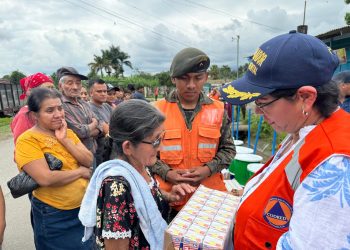 Entregan ayuda humanitaria en El Palmar y Coatepeque, Quetzaltenango