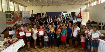 Capacitan a emprendedoras en la Unión, Zacapa, como parte del Programa Beca Artesano