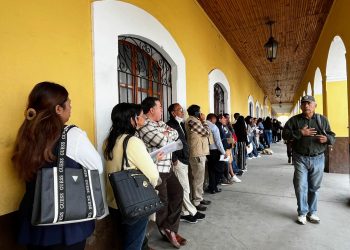 Huehuetecos beneficiados durante la jornada móvil de servicios migratorios