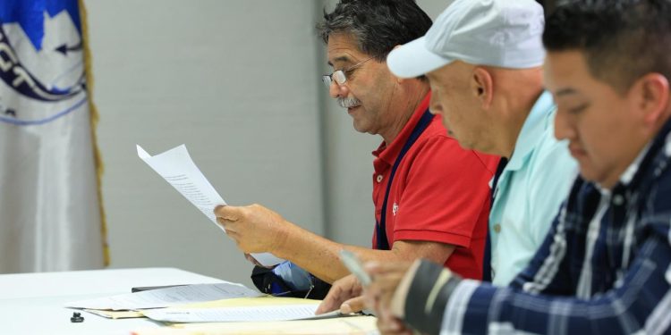 Socializan la importancia del sistema limitador de velocidad. / Foto: DGT.