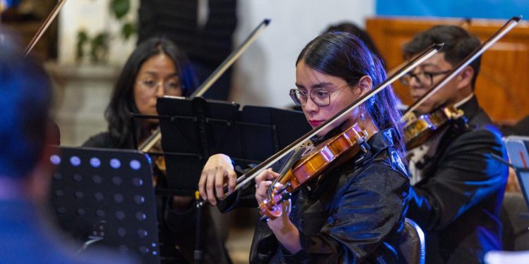 La Sinfónica Regional de Occidente llena de música la Casa Aparicio