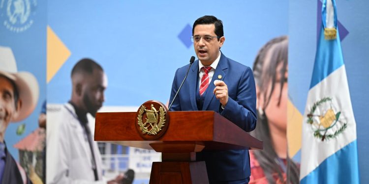 El secretario General Juan Gerardo Guerrero.