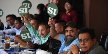 Seguimiento de los avances de proyectos y certificaciones municipales en Huehuetenango