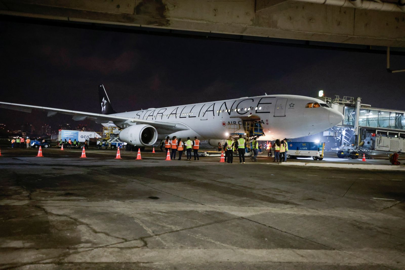 Aeronave de Air Canada hace el primer vuelo de la ruta directa entre Guatemala y Montreal.