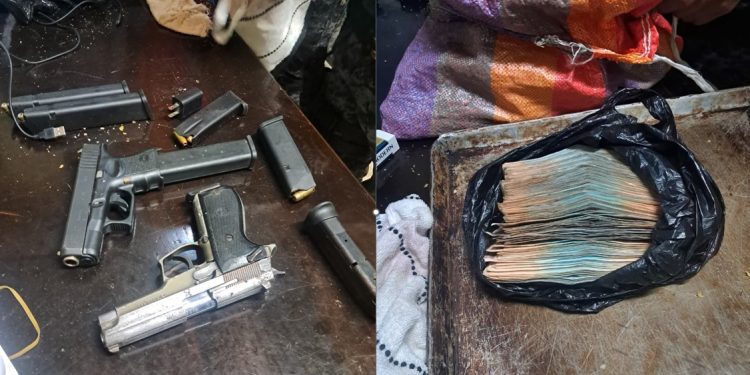 Durante la requisa en la granja penal Pavón se decomisaron dos pistolas tolvas y 25 mil quetzales en efectivo.