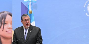 El presidente Bernardo Arévalo, durante el anuncio de nueva iniciativa de ley para combatir al cdrimen organizado.