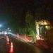 Personal y maquinaria de Covial trabaja en el km 194 de la ruta Cito-Zarco para habilitar un carril temporal por socavamiento en la carretera.