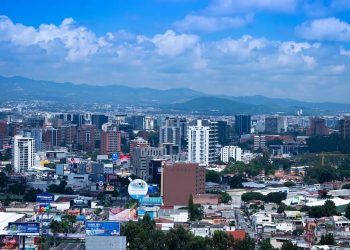 La infraestructura terrestre de Centroamérica cuenta con 14 rutas que conectan la región a una velocidad promedio de 56 k/h.