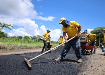Covial desarrolla trabajos de bacheo en seis rutas estratégicas del país./Foto: CIV.