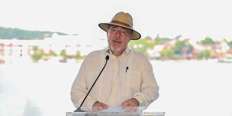 Presidente Arévalo en La Ronda, en Petén. / Foto: Álvaro Interiano.