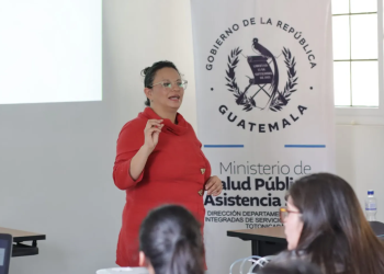 Capacitan a personal de salud en detección temprana de patologías neurológicas en la niñez. (Foto: MSPAS)