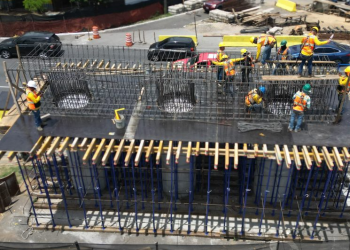 FSS avanza con el paso a desnivel de la calzada Roosevelt./Foto: CIV.