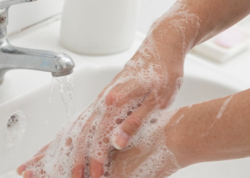 MSPAS insta a mantener una buen higiene para prevenir la enfermdad de mano, pie y boca./Foto: Archivo.