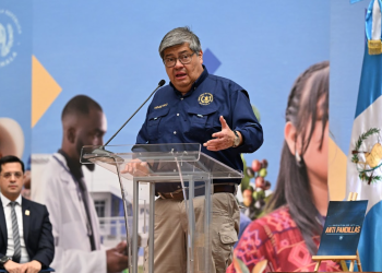 Ministro de Gobernación, Francisco Jiménez , en la ronda. / Foto: Byron de la Cruz