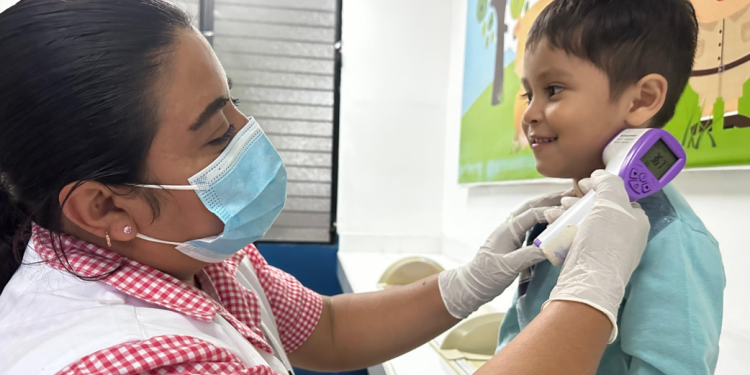 IGSS refuerza medidas de prevención ante casos del virus Boca, Mano y Pie en niños. (Foto: IGSS)