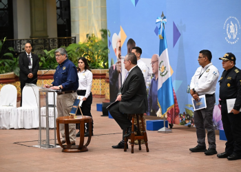 Ministro de Gobernación, Francisco Jiménez , en la ronda. / Foto: Byron de la Cruz