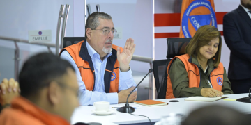 Presidente y vicepresidenta coordinan respuestas ante emergencias por lluvias. (Foto: Gobierno de Guatemala)