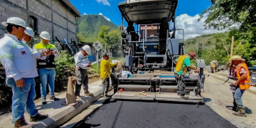 Puente Chitomax avanza con su pavimentación. / Foto: CIV.
