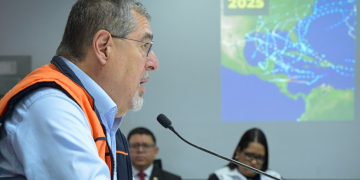 Falta de licencias habría provocado derrumbe en el kilómetro 24 de la carretera a El Salvador. (Foto: Álvaro Interiano)