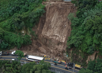 Los trabajos buscan dar estabilidad al talud de la avenida Hincapié. / Foto: CIV.