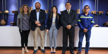 Autoridades unen esfuerzos para formalizar el registros del transporte turístico./Foto: DGT.