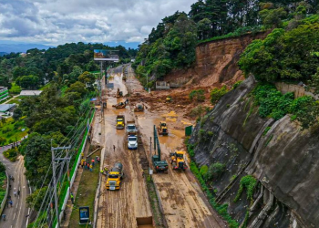 CIV continúa trabajando en el km 24 de la ruta a El Salvador./Foto: CIV.
