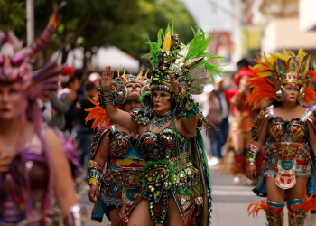Primer Encuentro de Conviteros llenó de ritmo y color las calles del Centro Histórico. / Foto: Gilber García y Byron de la Cruz.