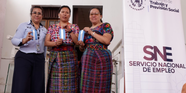 Ministerio de Trabajo impulsa oportunidades laborales para vacacionistas durante feria de empleo. (Foto: Dickéns Zamora)