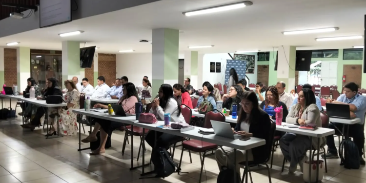 Monitores interinstitucionales fortalecen capacidades para velar por el cumplimiento de la Ley de Comercialización de Sucedáneos de la Leche Materna. (Foto: MSPAS)