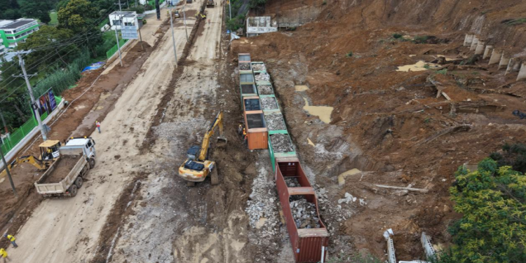 Conred delega labores de limpieza y estabilización al CIV y municipalidades./Foto: Covial.