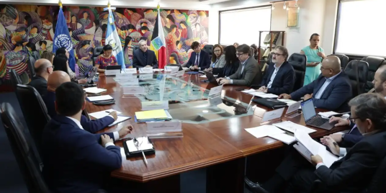Comisión tripartita sin consenso en fijación de salario mínimo