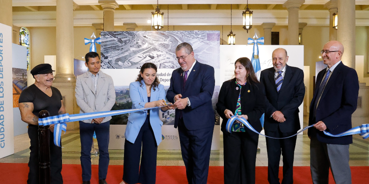 Exposición fotográfica celebra 75 de la Ciudad de los Deportes./Foto: Gilber García.