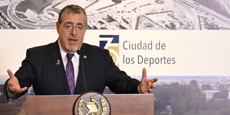 Presidente inaugura exposición conmemorativa de los 75 años de la Ciudad de los Deportes./Foto: Álvaro Interiano.