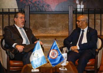 Presidente de Guatemala con el secretario general de la OEA.