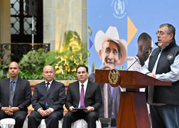 El presidente Bernardo Arévalo con las nuevas autoridades del Ministerio de Gobernación. cambios en Seguridad