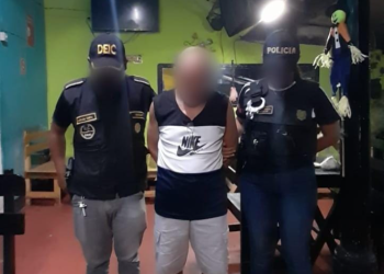 El detenido fue identificado como José Ricardo Cuellar Martínez, de 60 años, originario de El Salvador. / Foto: PNC.