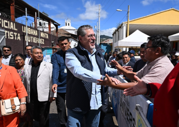 Presidente Arévalo llama a defender la democracia y denuncia persecución contra líderes comunitarios. (Foto: Byron de la Cruz)