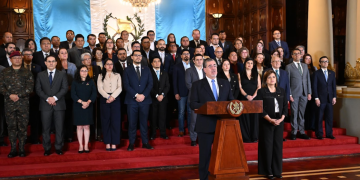 Presidente Arévalo, Gabinete y diputados oficialistas en Cadena Nacional./Foto: Byron de la Cruz.