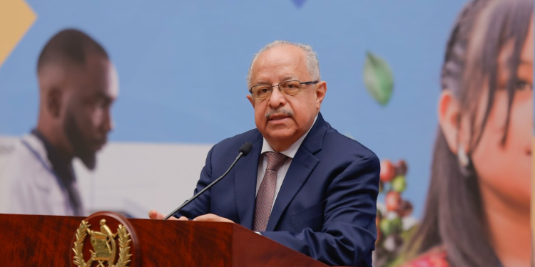 El ministro de Relaciones Exteriores, Carlos Martínez.