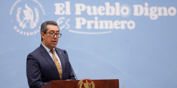 Ministro de Finanzas comparte que el Ejecutivo presentará una iniciativa de ley para facilitar la devolución más ágil de impuestos. (Foto: Gilbert García)